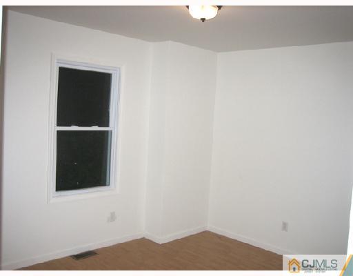 170 Parsonage Road Edison, NJ 08837 - Photo 4 of 10 Gallery Image 4