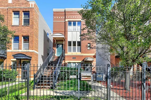 $1,825 | 817 South Kedzie Avenue, Unit 1, Chicago, IL 60612