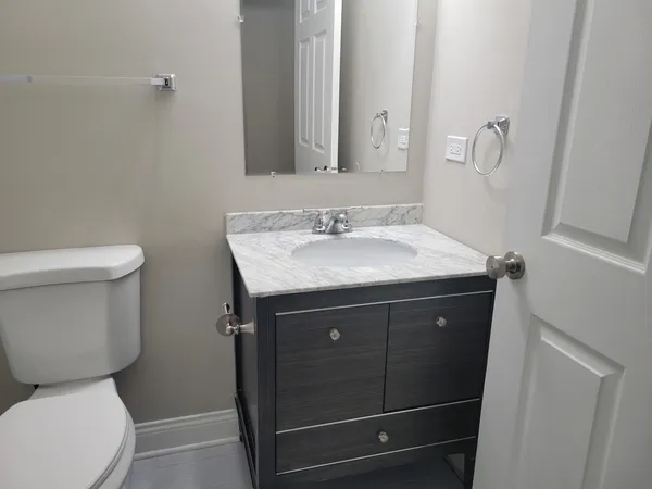$1,825 | 817 South Kedzie Avenue, Unit 1, Chicago, IL 60612