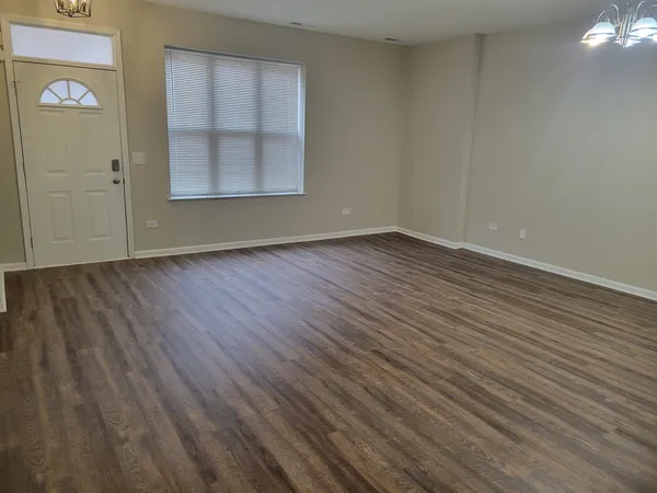 $1,825 | 817 South Kedzie Avenue, Unit 1, Chicago, IL 60612