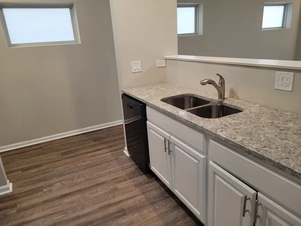 $1,825 | 817 South Kedzie Avenue, Unit 1, Chicago, IL 60612