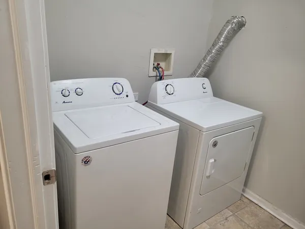 $1,825 | 817 South Kedzie Avenue, Unit 1, Chicago, IL 60612