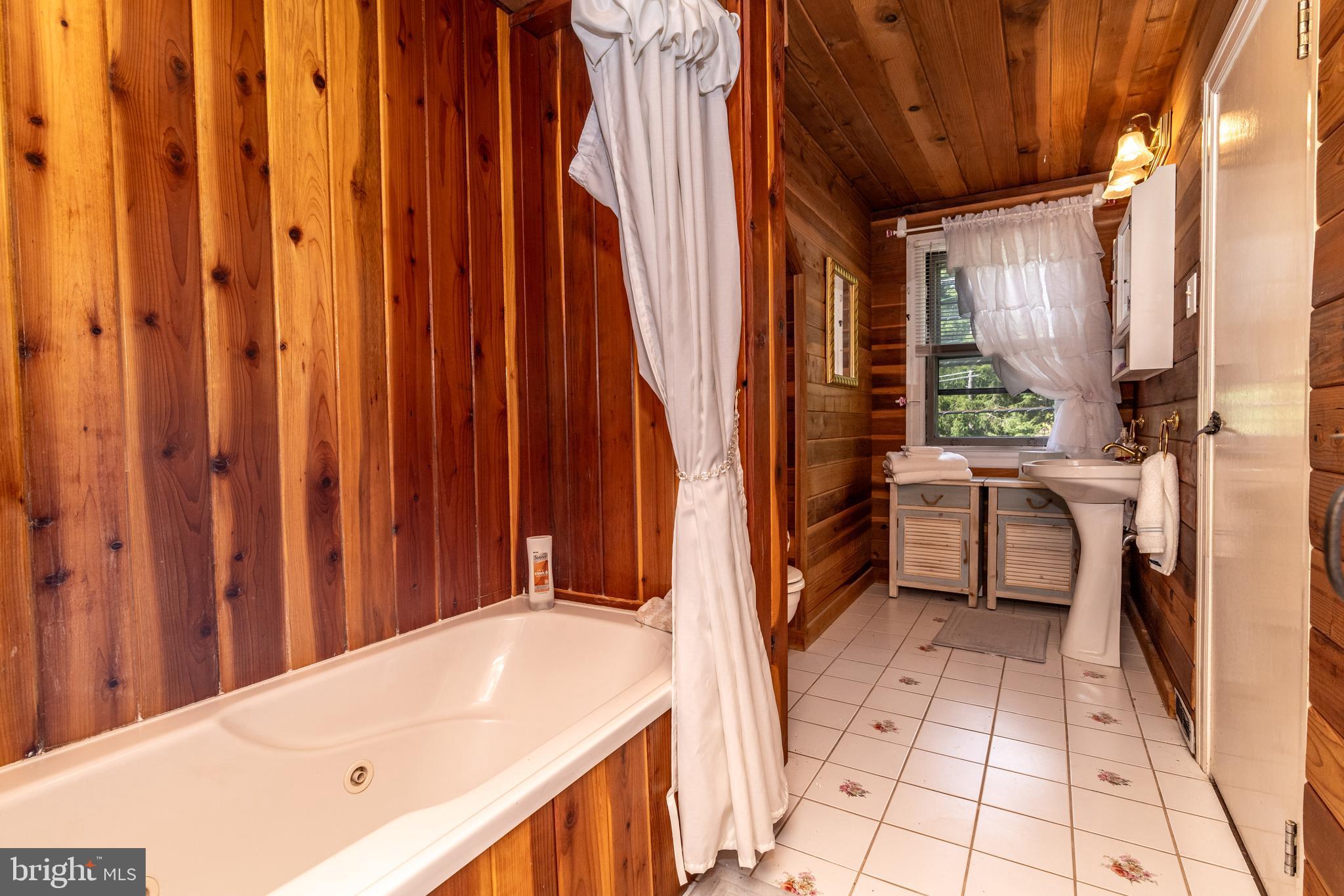 253 Hopewell Road Medford, NJ 08055 - Photo 30 of 50 2nd floor full bath