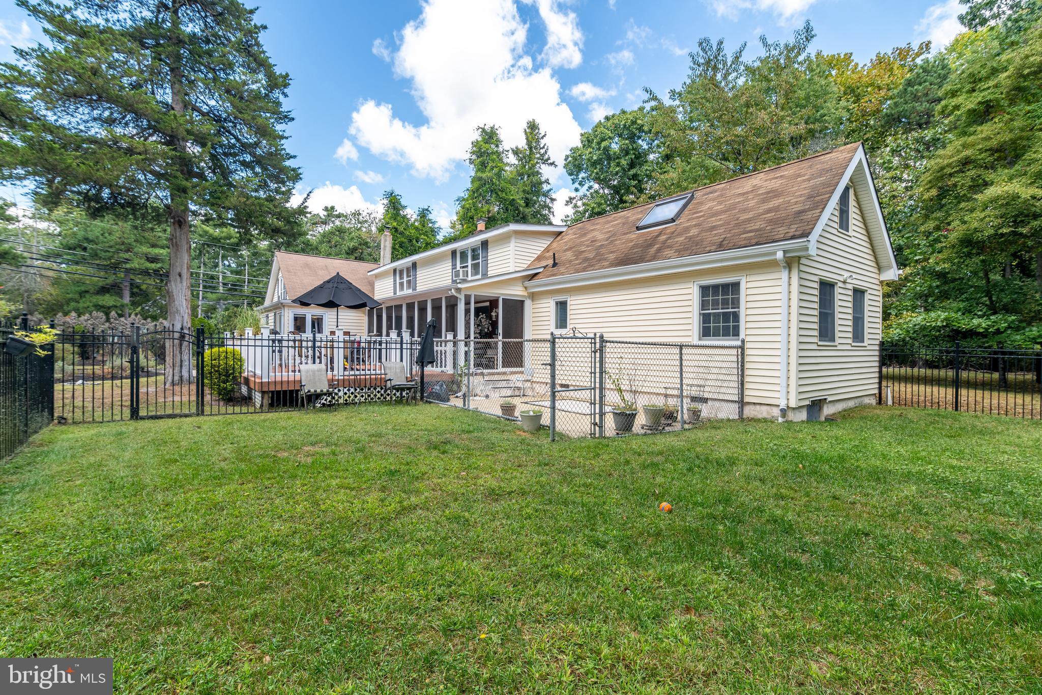 253 Hopewell Road Medford, NJ 08055 - Photo 38 of 50 a view of a house with backyard and garden