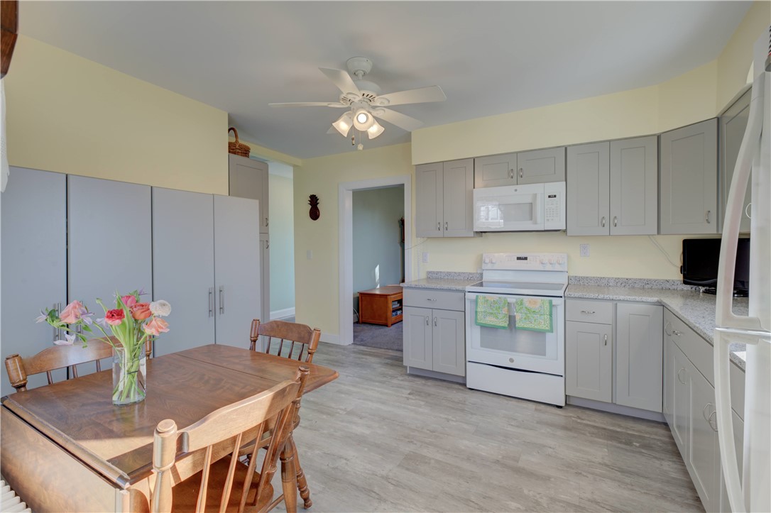 40 Draper Avenue Middletown, RI 02842 - Photo 12 of 43 Gallery Image 12