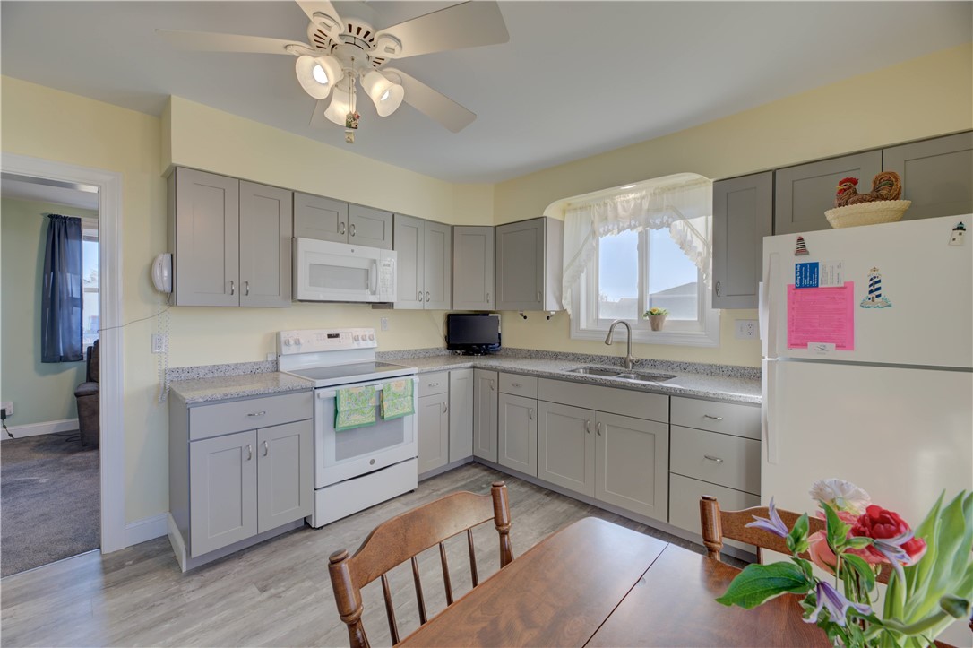 40 Draper Avenue Middletown, RI 02842 - Photo 13 of 43 Gallery Image 13