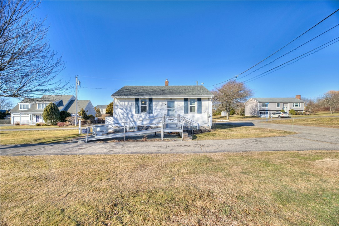 40 Draper Avenue Middletown, RI 02842 - Photo 32 of 43 Gallery Image 32