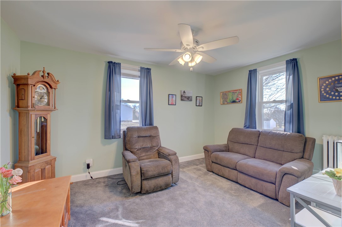 40 Draper Avenue Middletown, RI 02842 - Photo 8 of 43 Gallery Image 8