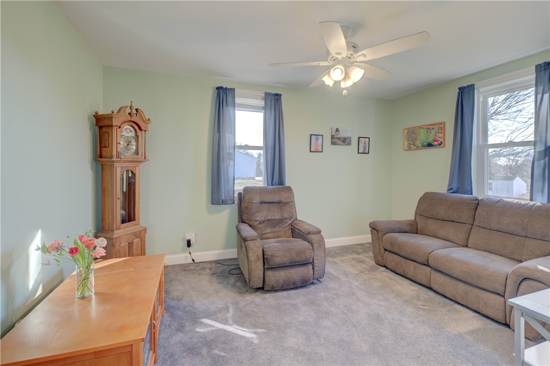 40 Draper Avenue Middletown, RI 02842 - Photo 9 of 43 Gallery Image 9