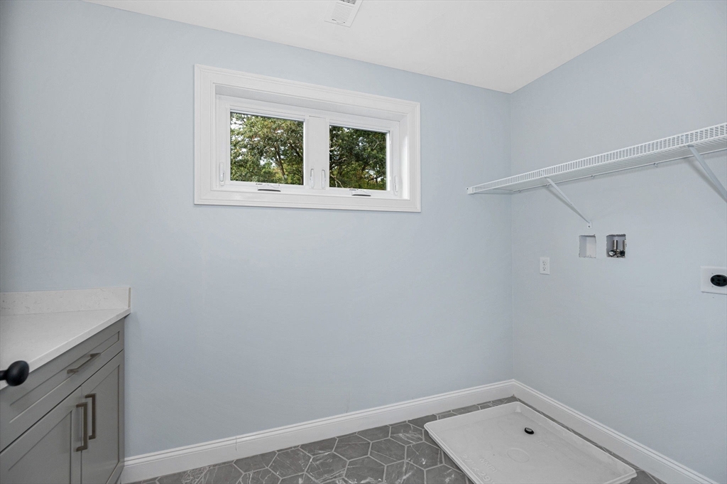 15 Norris Road Tyngsborough, MA 01879 - Photo 25 of 42 a small space with a window