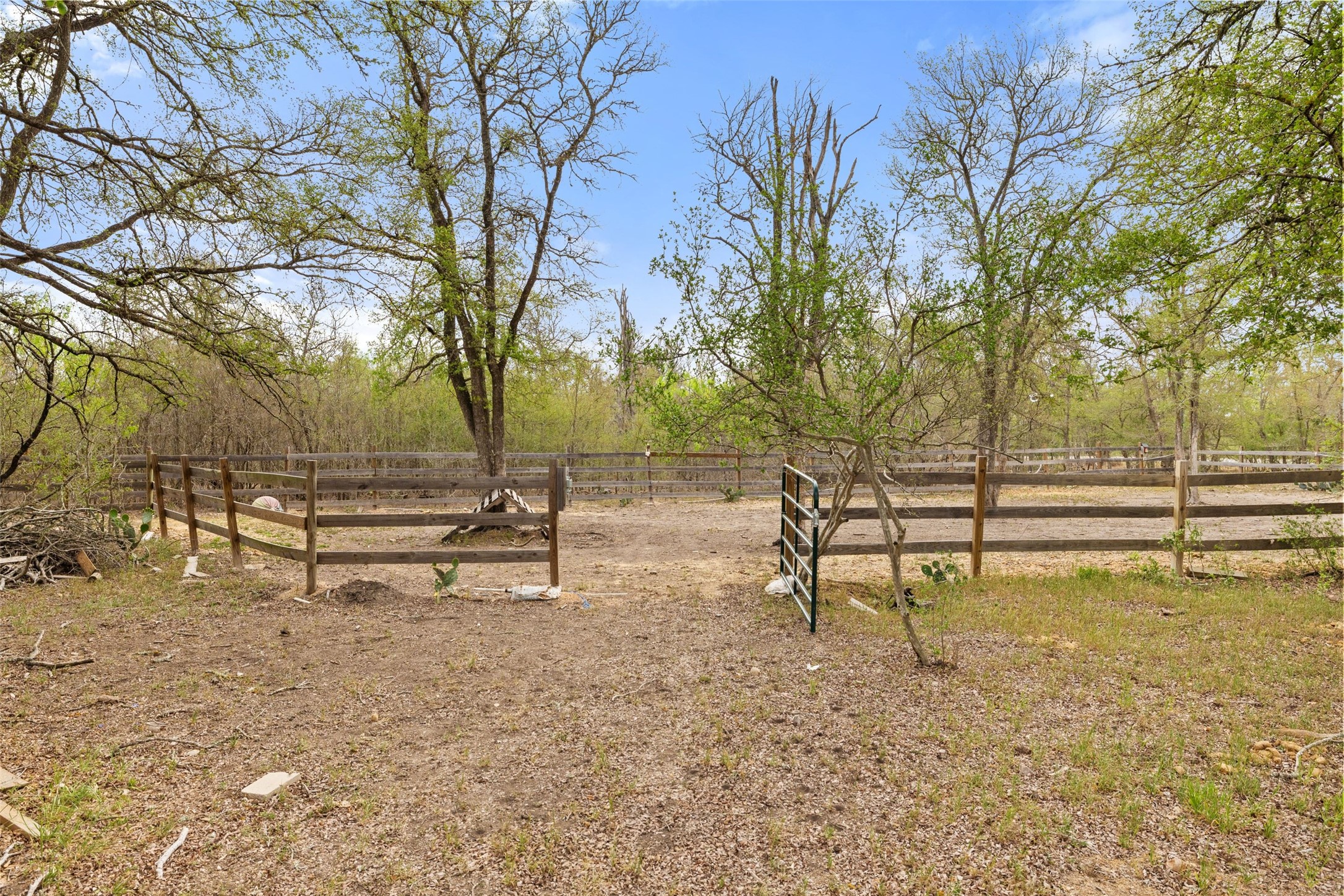 9426 Bock Road Buda, TX 78610 - Photo 22 of 33