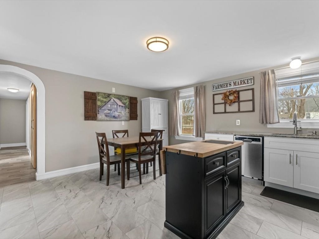 11 Crystal Street Webster, MA 01570 - Photo 13 of 31