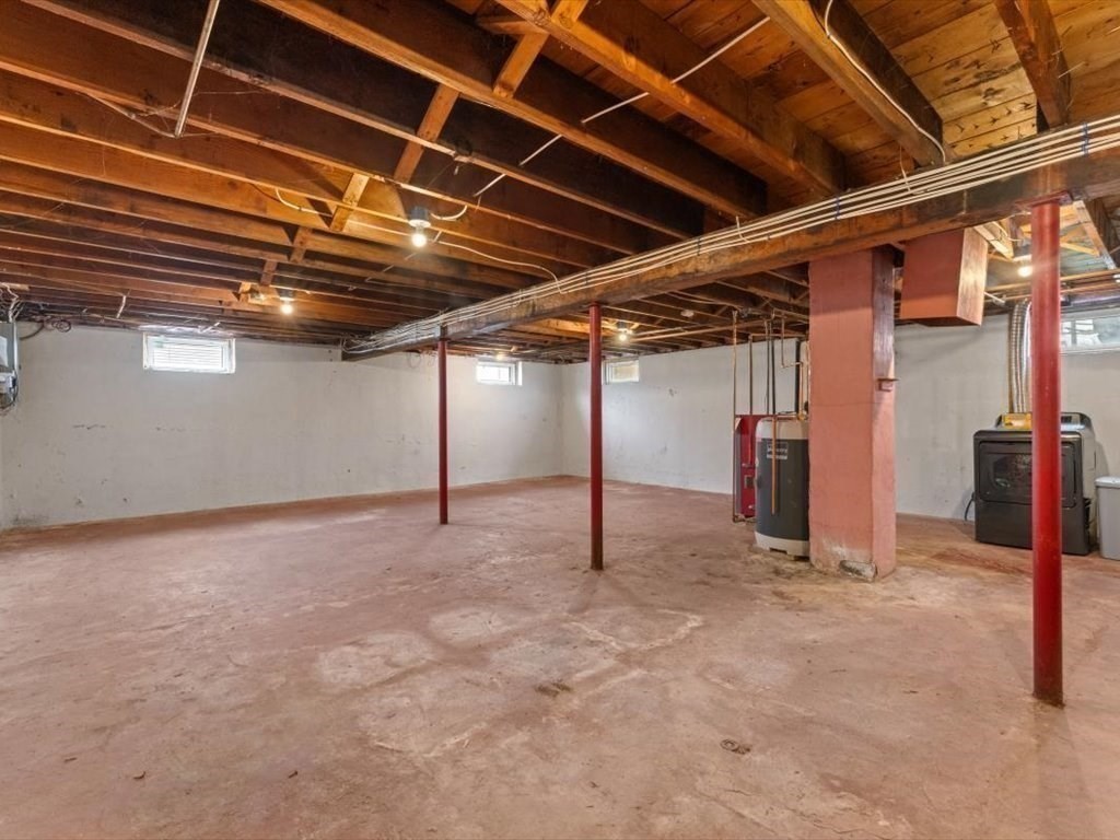 11 Crystal Street Webster, MA 01570 - Photo 27 of 31