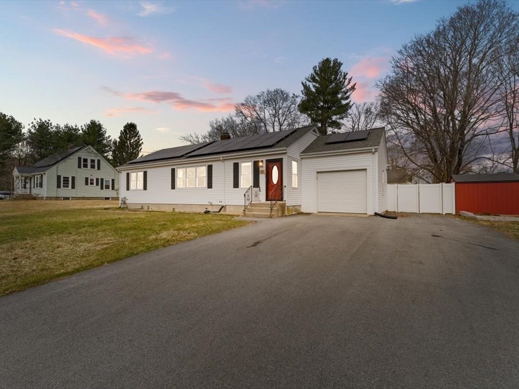 11 Crystal Street Webster, MA 01570 - Photo 3 of 31