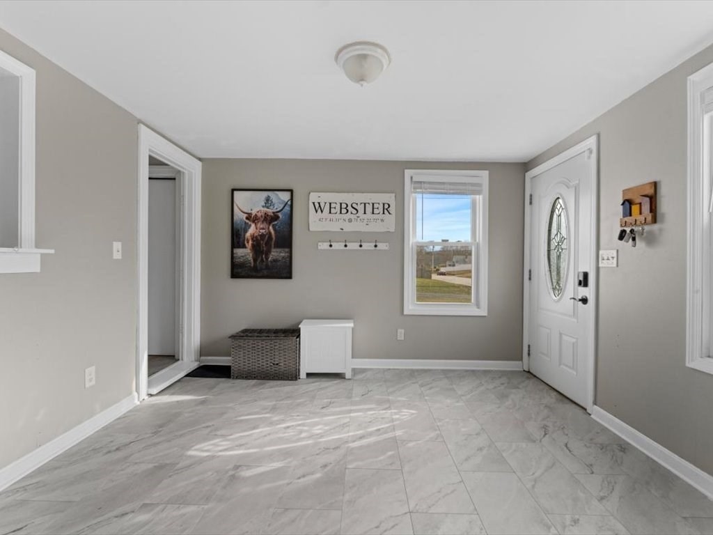 11 Crystal Street Webster, MA 01570 - Photo 7 of 31