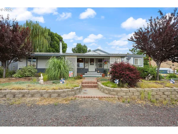 $299,000 | 1206 Highway 197, Maupin, OR 97037