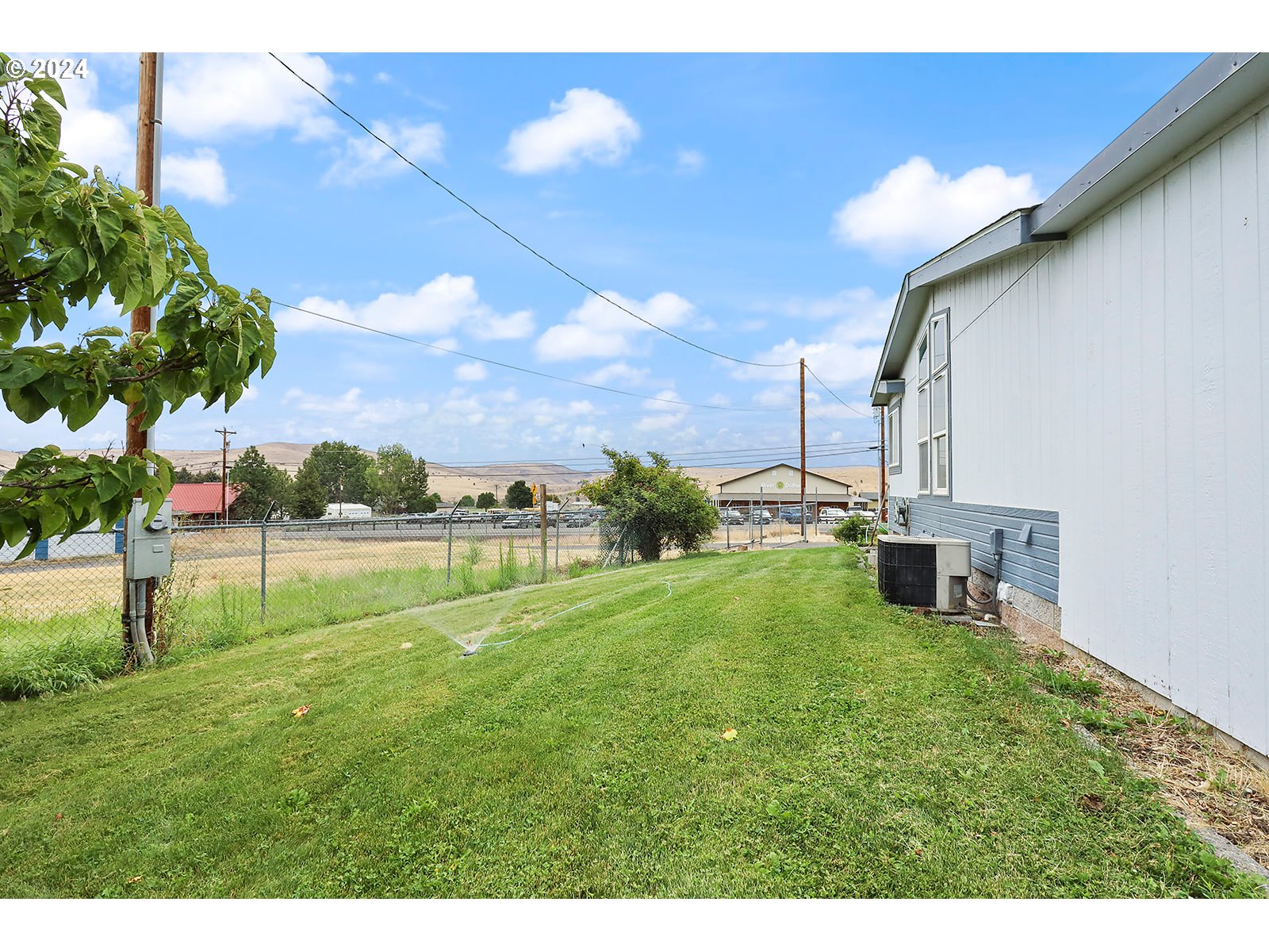 1206 Highway 197 Maupin, OR 97037 - Photo 22 of 31 a view of an outdoor space and a yard