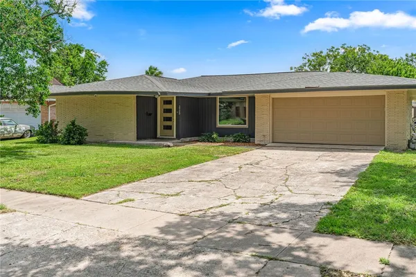 $292,500 | 3729 Pope Drive, Corpus Christi, TX 78411