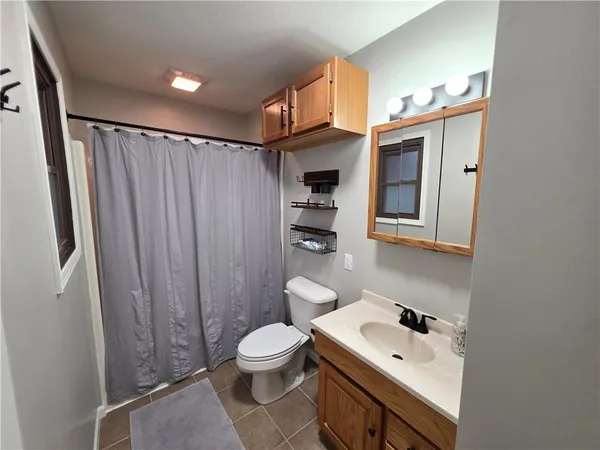$194,900 | 106 South Vernon Street, El Dorado Springs, MO 64744