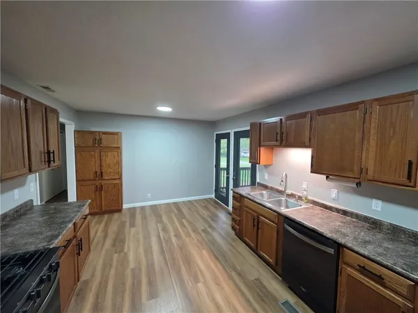 $194,900 | 106 South Vernon Street, El Dorado Springs, MO 64744