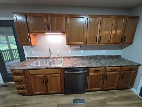 $194,900 | 106 South Vernon Street, El Dorado Springs, MO 64744