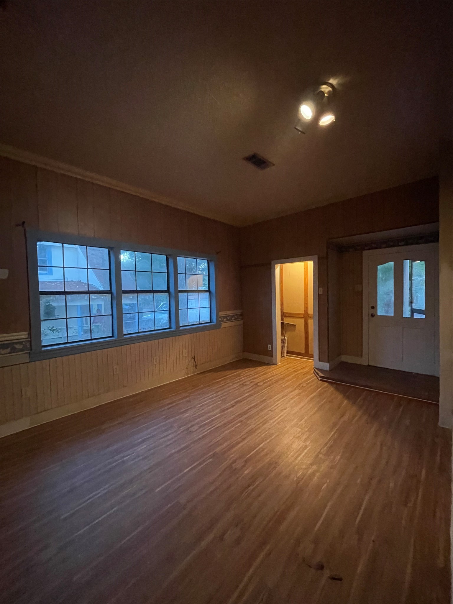 1090 Gerson Street Silsbee, TX 77656 - Photo 6 of 22