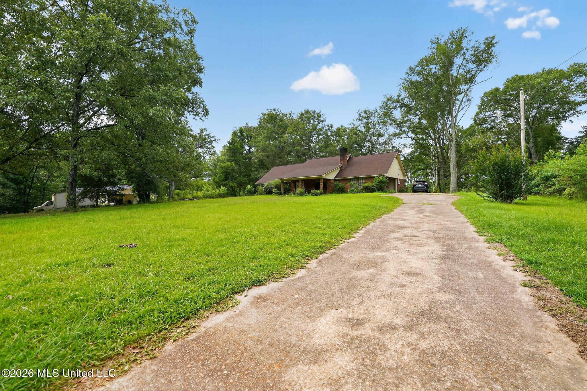 6077 McRaven Road Jackson, MS 39209 - Photo 5 of 34 28_6077_McRaven_Rd-Bedroom-9226