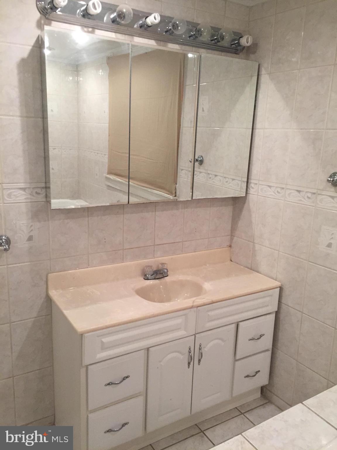 2618 Waterloo Street Philadelphia, PA 19133 - Photo 13 of 15