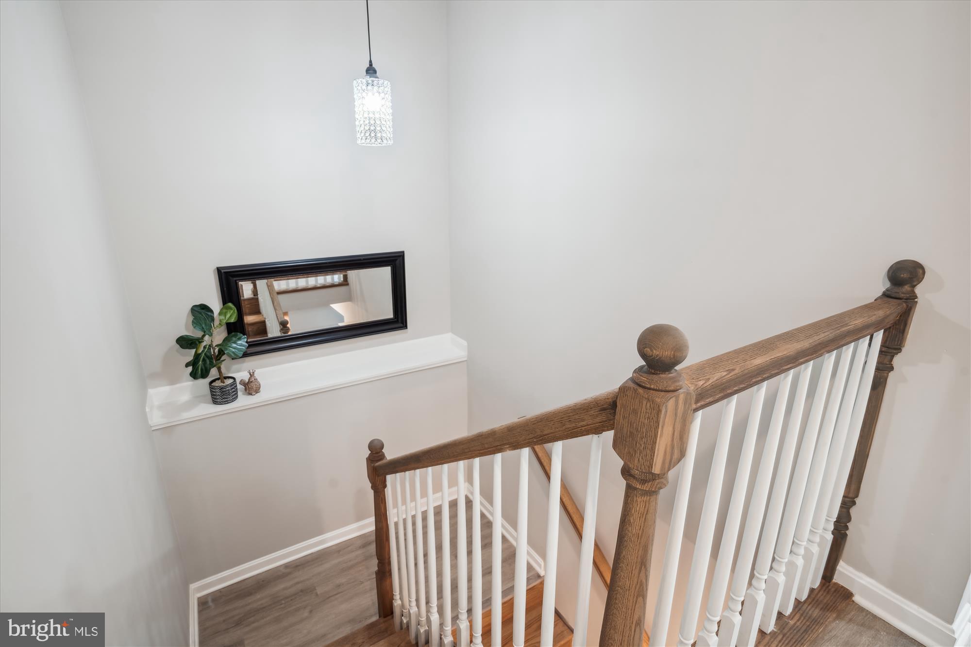 654 Arleigh Road Severna Park, MD 21146 - Photo 16 of 39 Stairs