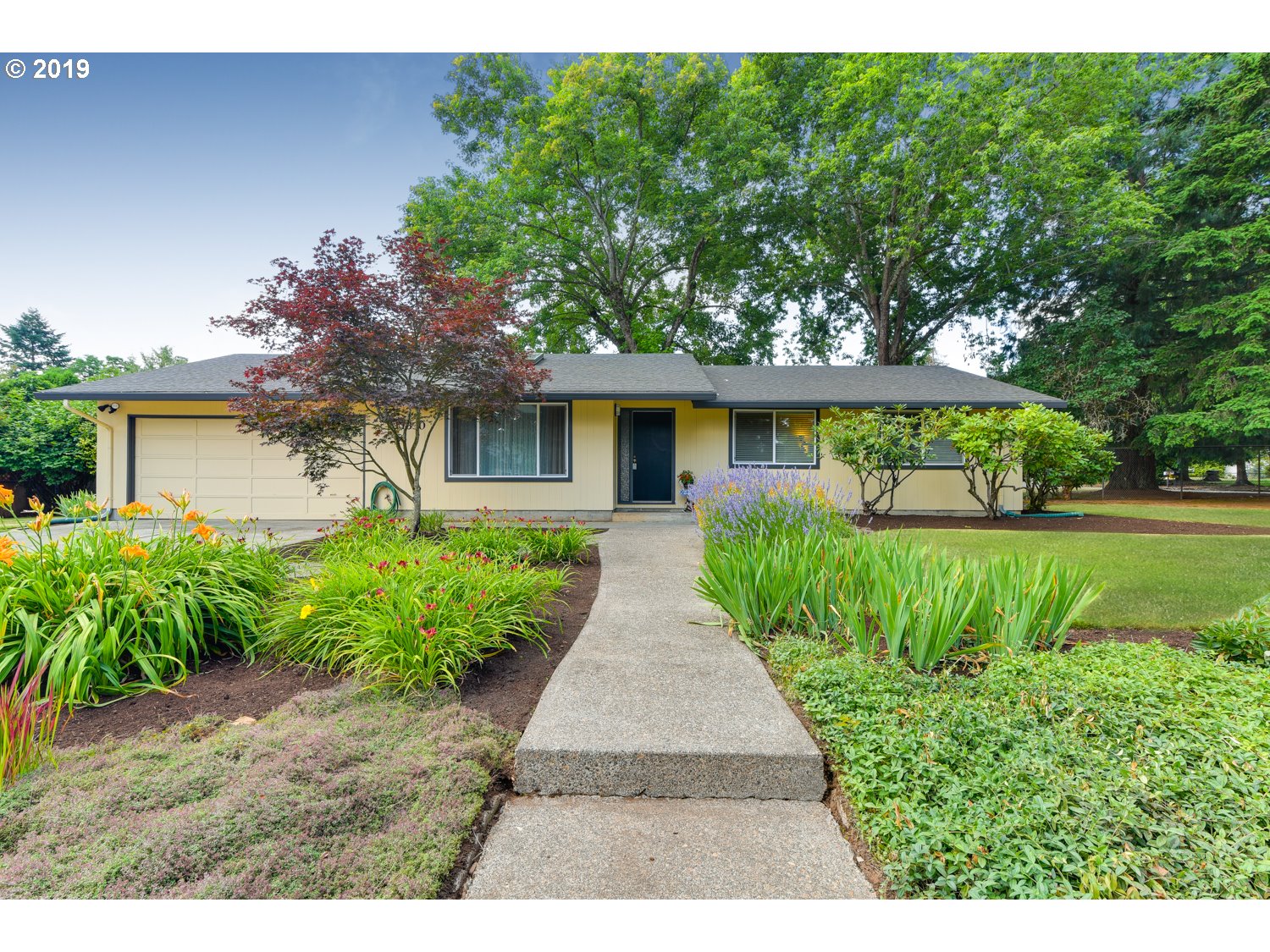 11330 South Forest Ridge Road Oregon City, OR 97045 - Photo 1 of 25 Gallery Image 1