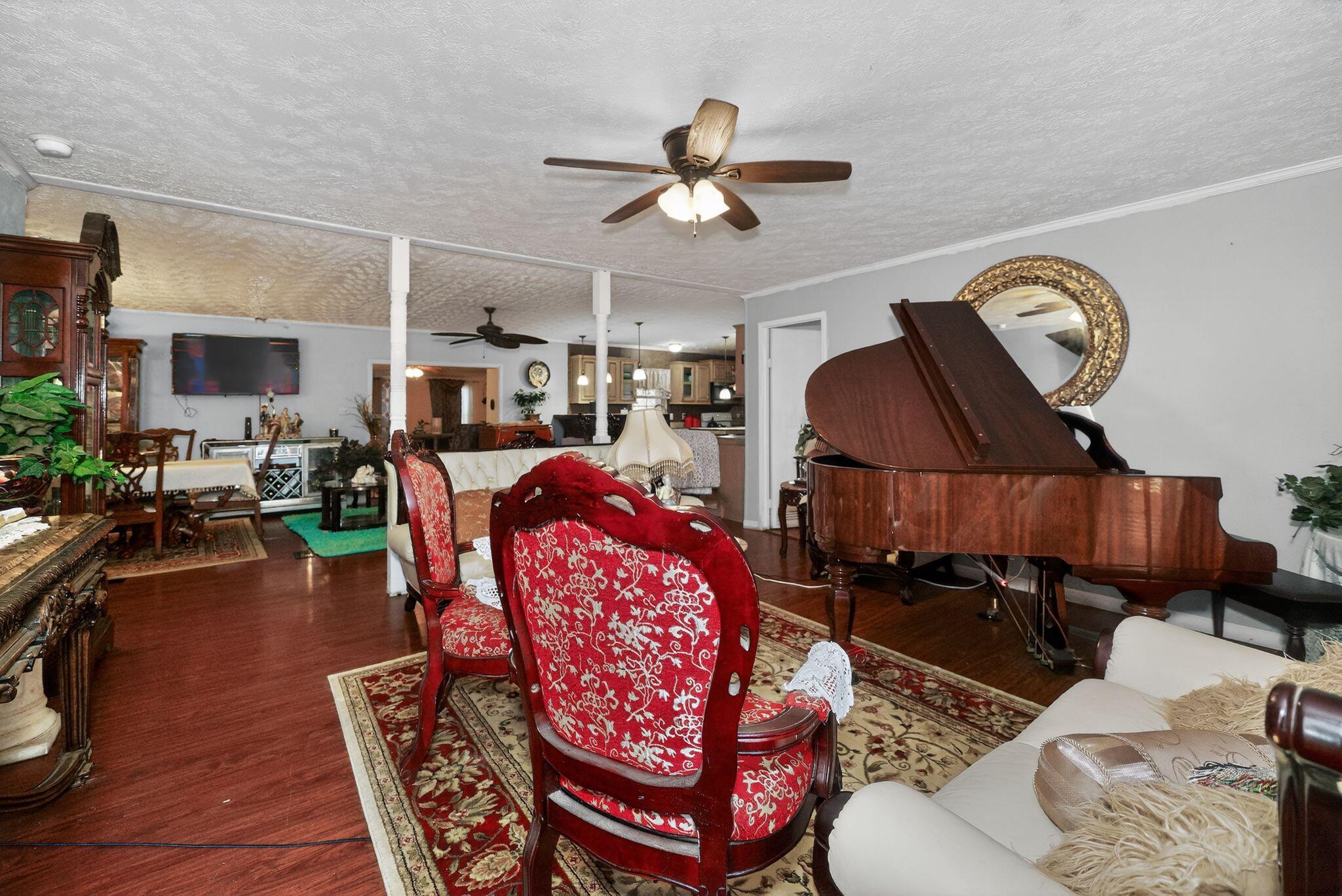 7638 Sundown Creek Road Greenville, FL 32331 - Photo 13 of 30 Living Room