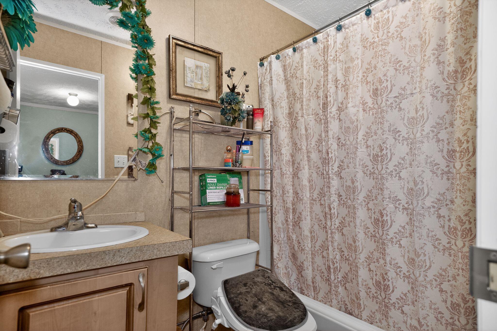 7638 Sundown Creek Road Greenville, FL 32331 - Photo 26 of 30 Bathroom3