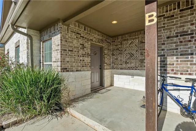 $1,000,000 | 4032 Golden Eagle Drive, Bryan, TX 77808