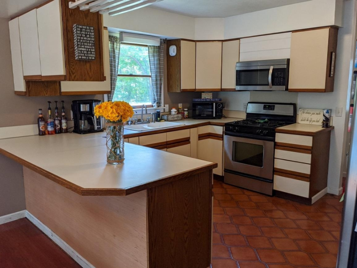 9491 River Road Greenville, MI 48838 - Photo 5 of 25 12 Kitchen