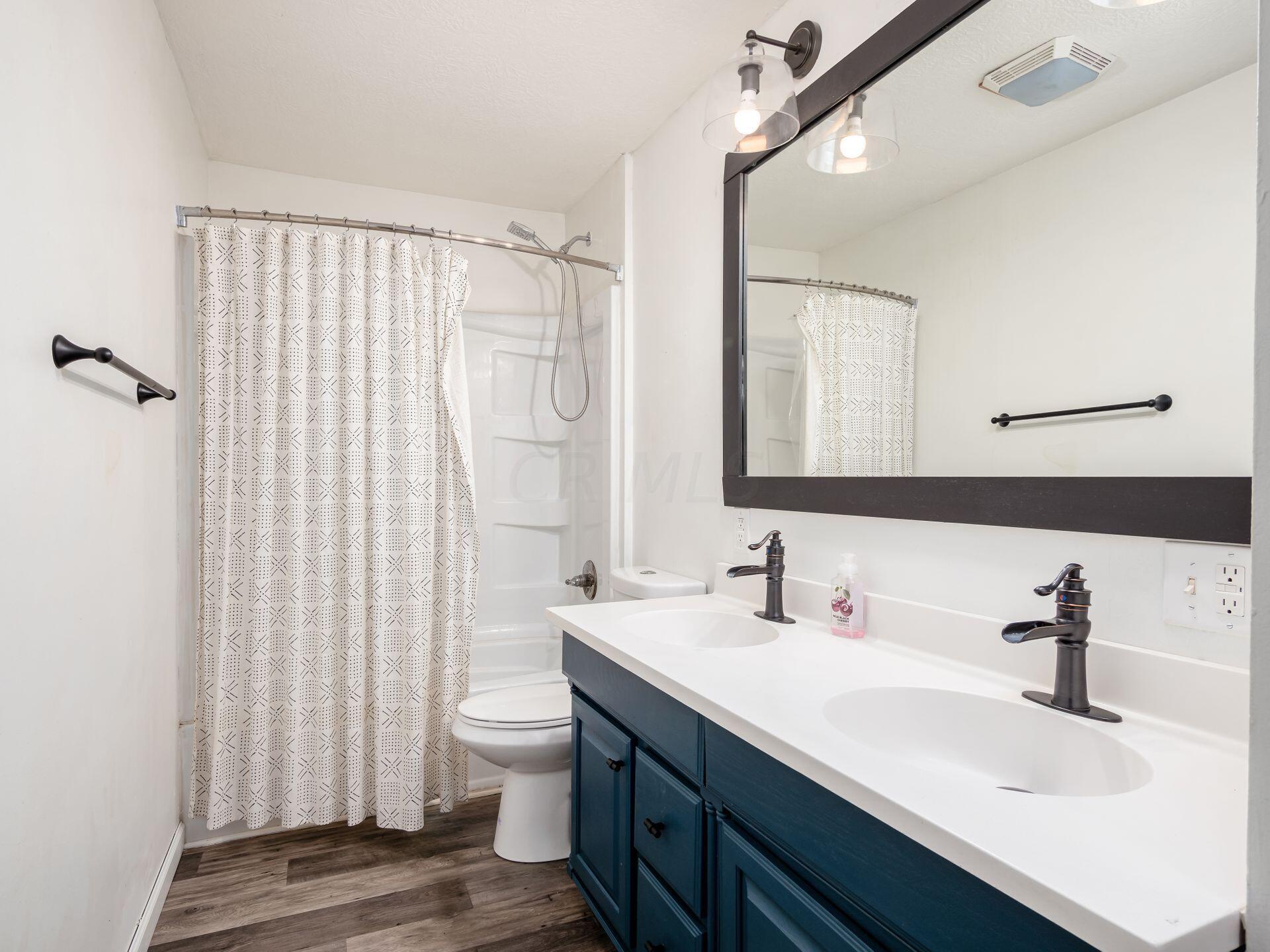 11061 Fancher Road Westerville, OH 43082 - Photo 10 of 24 Bathroom