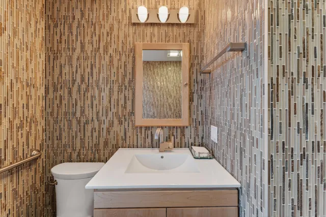 $3,950,000 | 1 Bay Road, South Portland, ME 04106