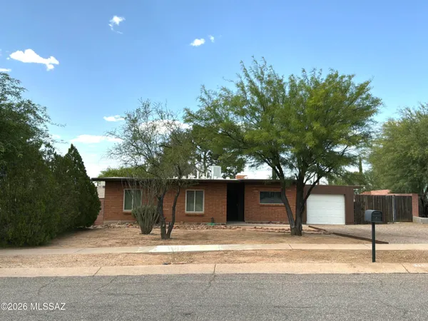 $290,000 | 118 West Andrew Potter Street, Corona de Tucson, AZ 85641
