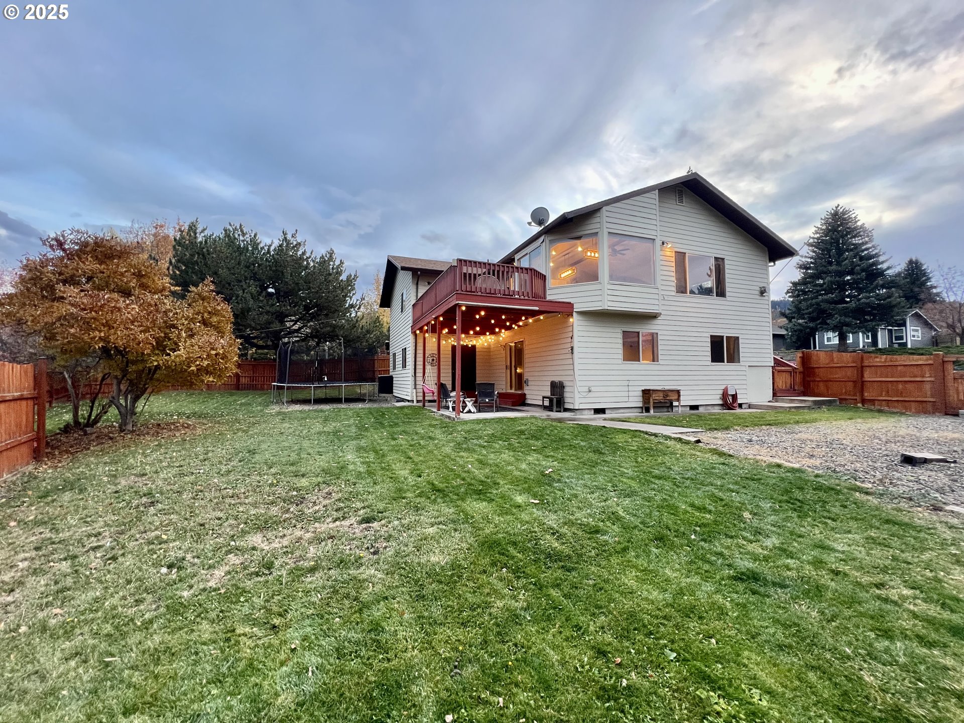 707 Highland Drive La Grande, OR 97850 - Photo 25 of 28 a view of house with backyard