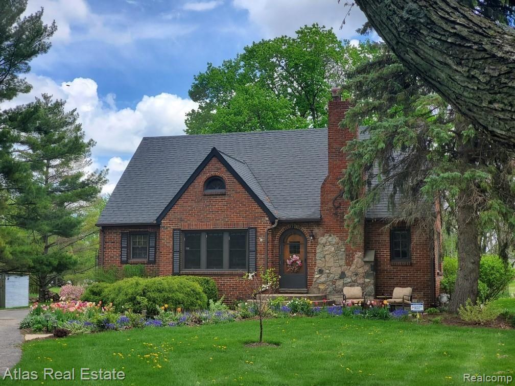 6401 Fenton Road Flint, MI 48507 - Photo 2 of 26 a.jpg