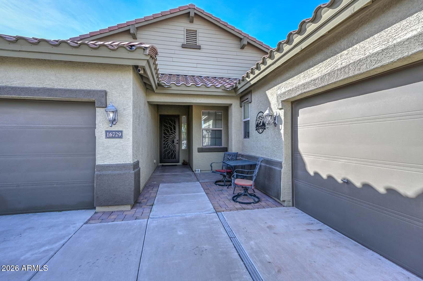 16729 West Jackson Street Goodyear, AZ 85338 - Photo 3 of 47 Entry (1)