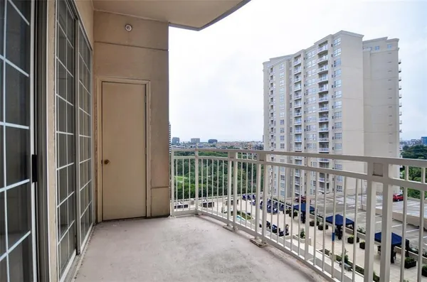 $3,100 | 3225 Turtle Creek Boulevard, Unit 929, Dallas, TX 75219