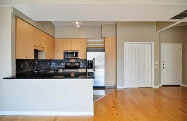 $3,100 | 3225 Turtle Creek Boulevard, Unit 929, Dallas, TX 75219