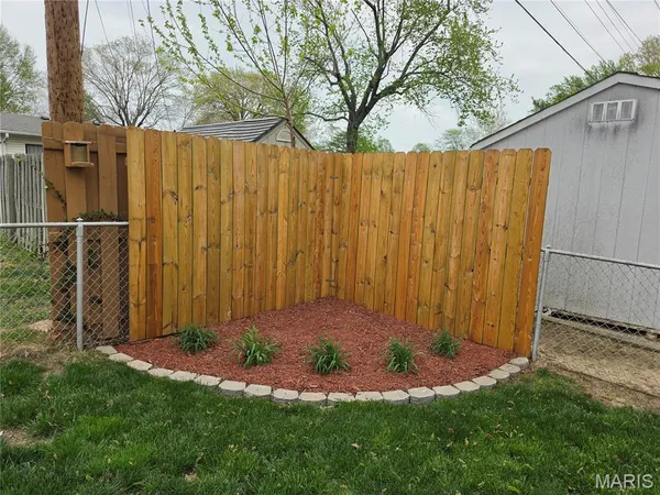$198,900 | 2310 Orleans Lane, Florissant, MO 63031