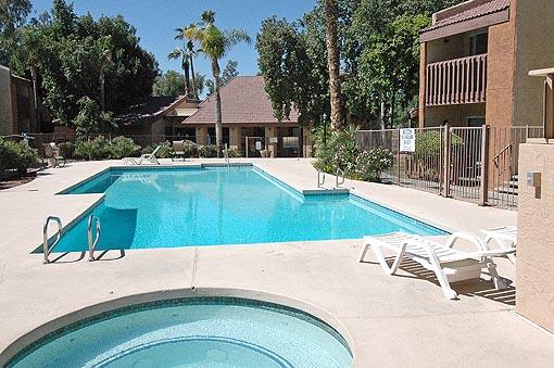 2121 West Royal Palm Road, Unit 2014 Phoenix, AZ 85021 - Photo 3 of 3 Pool