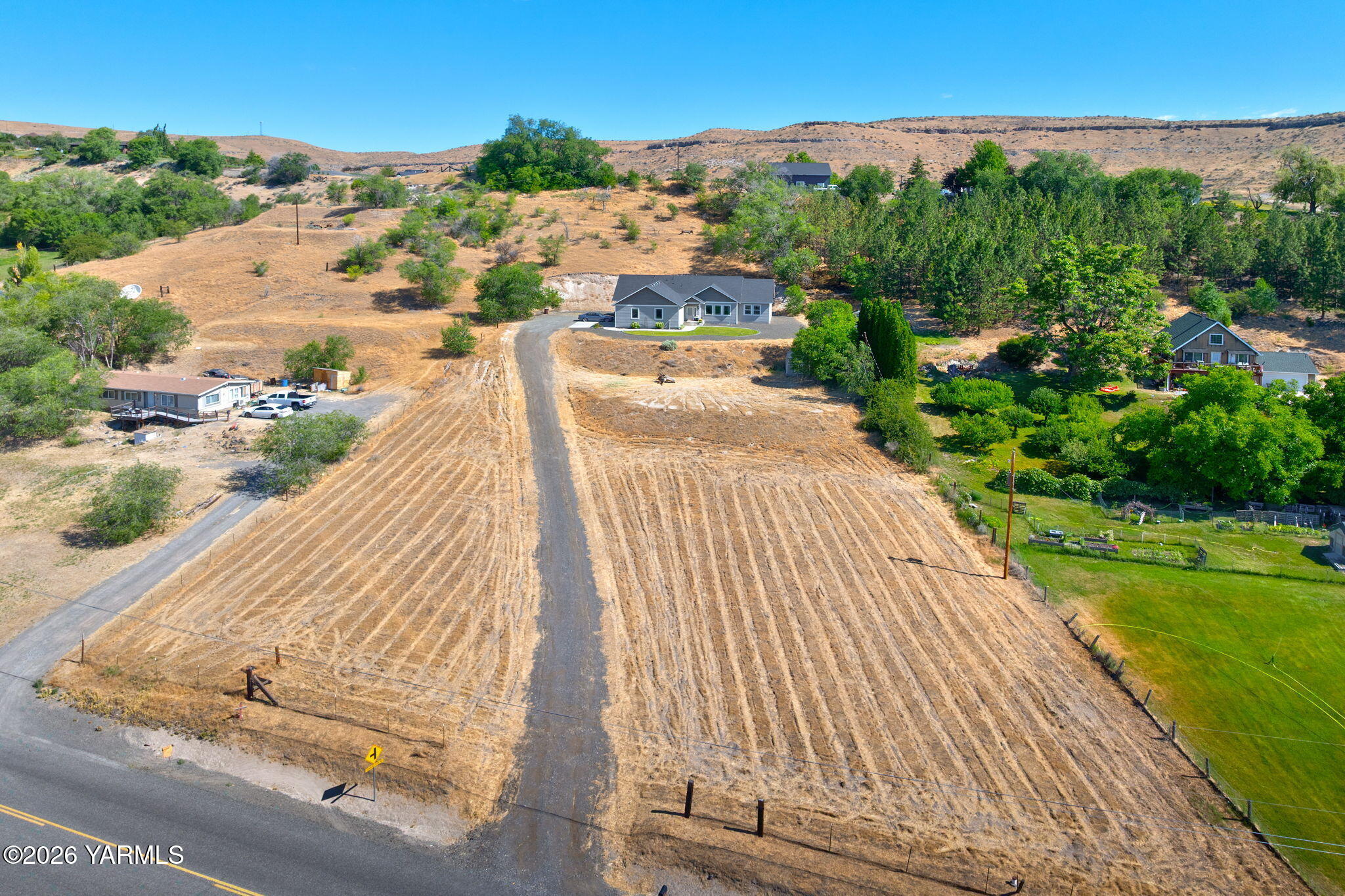 521 Collins Road Selah, WA 98942 - Photo 11 of 25 Front of Property