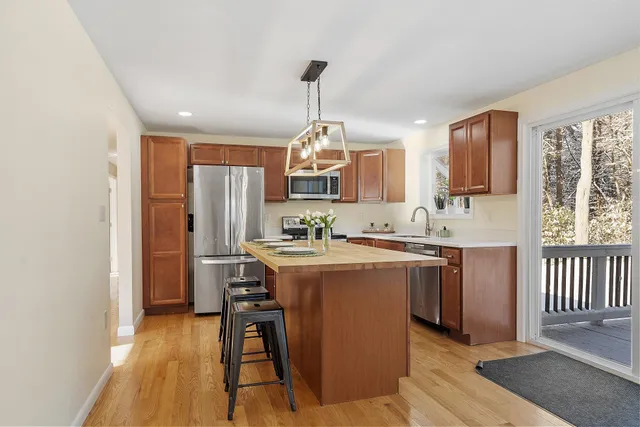 $549,900 | 7 Tranquil Drive, Londonderry, NH 03053