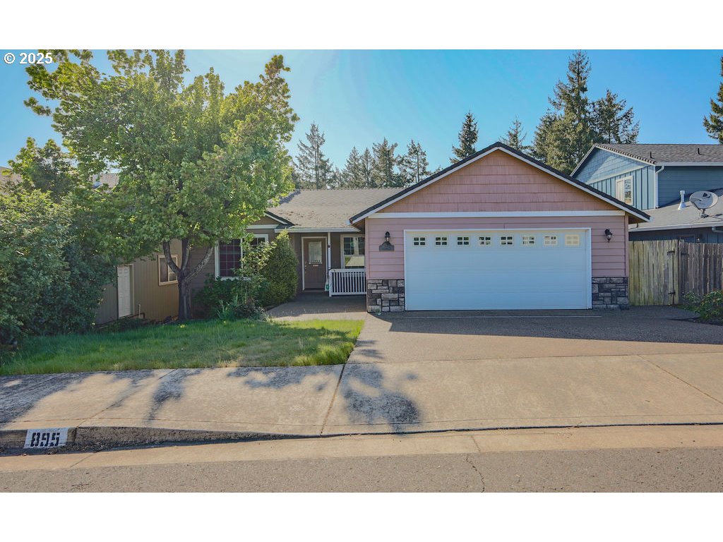 895 Kristen Way Cottage Grove, OR 97424 - Photo 1 of 33 Gallery Image 1
