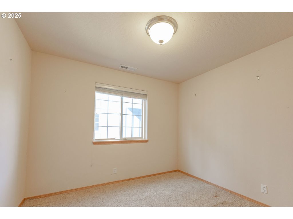 895 Kristen Way Cottage Grove, OR 97424 - Photo 15 of 33 Gallery Image 15