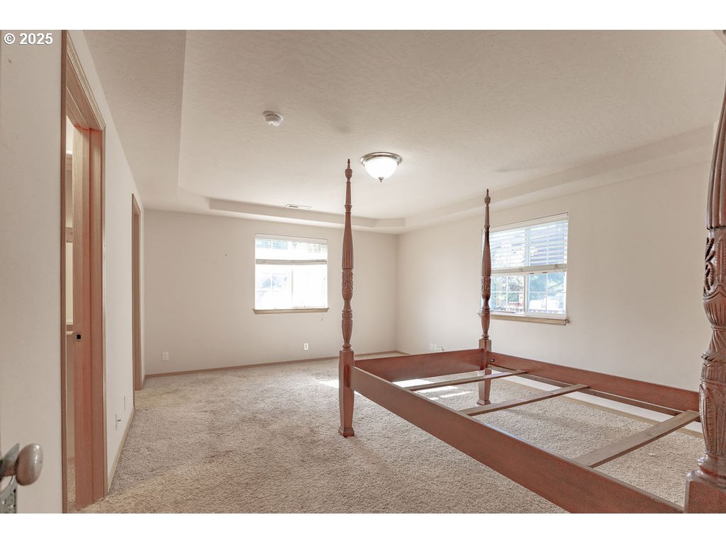 895 Kristen Way Cottage Grove, OR 97424 - Photo 17 of 33 Bedroom, Primary