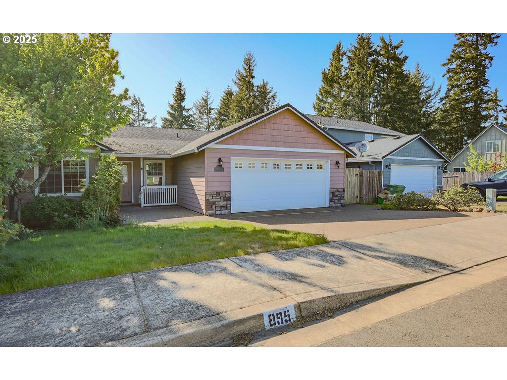 895 Kristen Way Cottage Grove, OR 97424 - Photo 3 of 33 Gallery Image 3